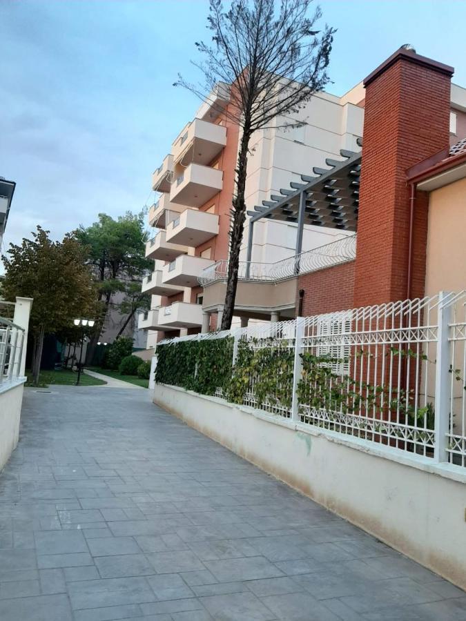 Milka Apartment Golem  Esterno foto